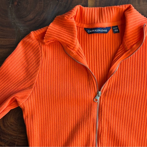 Calvin Klein - Picture 3 of 3